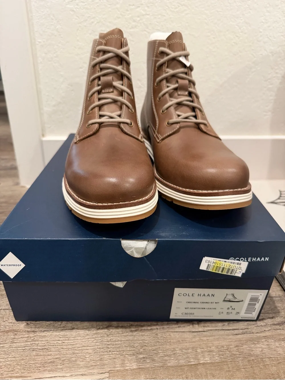 NIB Cole Haan Leather Waterproof Boots in Mens Size 8.5